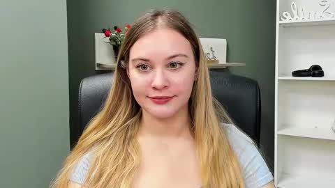 Snapshot of playgirl_valeria chatting on March 8, 10:54 am Valeria online show from March 8, 10:54 am