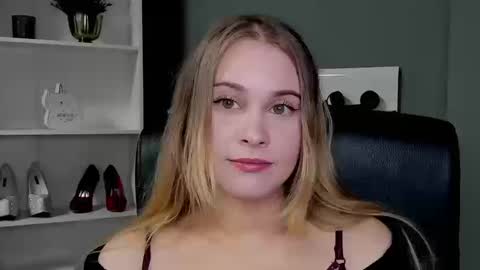 Snapshot of playgirl_valeria chatting on September 22, 8:55 pm Valeria online show from September 22, 8:55 pm
