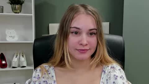 Snapshot of playgirl_valeria chatting on September 24, 8:56 pm Valeria online show from September 24, 8:56 pm