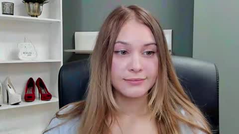 Snapshot of playgirl_valeria chatting on October 5, 1:42 pm Valeria online show from October 5, 1:42 pm