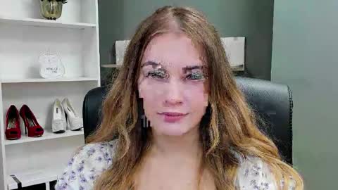 Snapshot of playgirl_valeria chatting on November 6, 9:59 pm Valeria online show from November 6, 9:59 pm