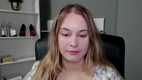 Snapshot of playgirl_valeria chatting on December 3, 9:57 pm Valeria online show from December 3, 9:57 pm