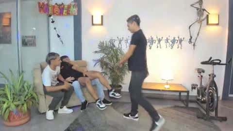   online show from October 20, 11:05 pm