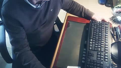 littlenounours online show from February 17, 8:22 am