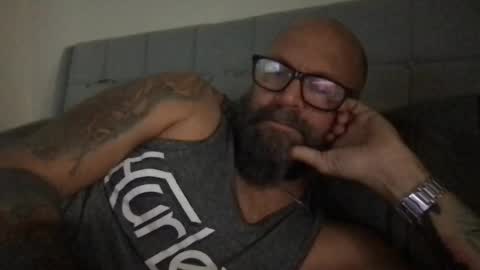 Snapshot of pleasesitonmycock chatting on November 28, 4:59 am PleaseSitOnMyCock online show from November 28, 4:59 am