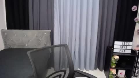 Snapshot of pleasure4salets chatting on February 8, 3:10 pm LAUREEN online show from February 8, 3:10 pm