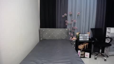 Snapshot of pleasure4salets chatting on October 15, 8:03 am LAUREEN online show from October 15, 8:03 am