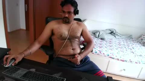 Snapshot of pleasure5845 chatting on July 5, 4:14 pm Sam online show from July 5, 4:14 pm