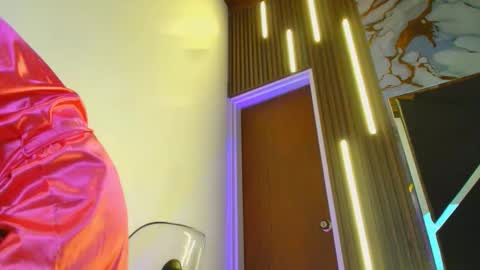 Snapshot of pleasure_vibes023 chatting on November 7, 2:44 am JUAN AND JULI online show from November 7, 2:44 am