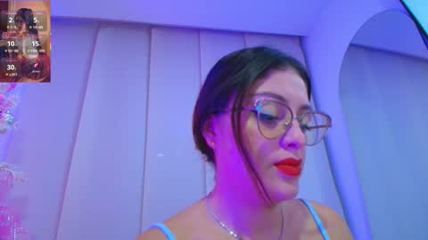 Snapshot of pleasure_vibes023 chatting on November 30, 1:31 am JUAN AND JULI online show from November 30, 1:31 am