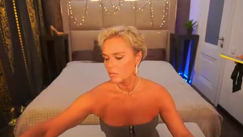 Snapshot of pleasurewecouple chatting on June 15, 12:51 pm Ira brunette and Vika blonde online show from June 15, 12:51 pm