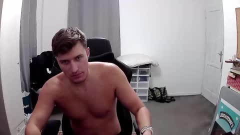 Snapshot of plkrisztian chatting on September 10, 8:31 pm plkrisztian online show from September 10, 8:31 pm