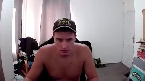 Snapshot of plkrisztian chatting on September 22, 2:41 pm plkrisztian online show from September 22, 2:41 pm