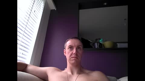 Snapshot of ploki2000 chatting on December 15, 11:01 am Kevin online show from December 15, 11:01 am