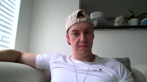 Snapshot of ploki2000 chatting on October 19, 8:48 am Kevin online show from October 19, 8:48 am