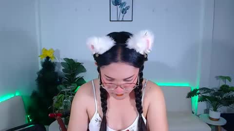 Snapshot of ploysaithailand chatting on May 27, 7:27 am Ploysai online show from May 27, 7:27 am