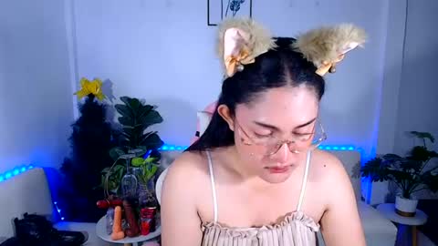 Snapshot of ploysaithailand chatting on June 12, 7:29 am Ploysai online show from June 12, 7:29 am