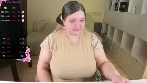 Alice online show from November 19, 2:39 pm