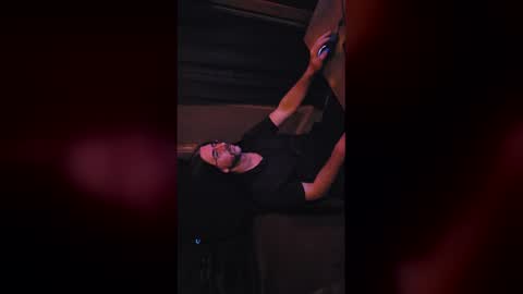 Snapshot of po5ss chatting on December 16, 3:00 am Poss online show from December 16, 3:00 am