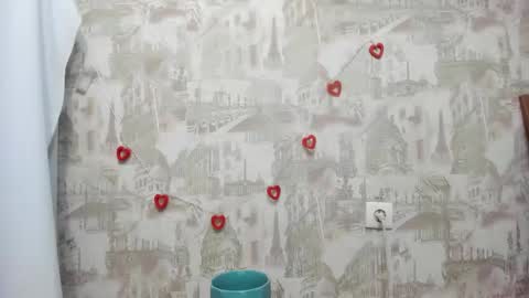 Erica online show from December 18, 4:39 pm