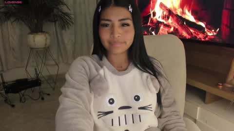 Snapshot of pocahontas_cute chatting on January 25, 9:26 am Nicole online show from January 25, 9:26 am