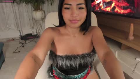 Snapshot of pocahontas_cute chatting on January 26, 5:45 am Nicole online show from January 26, 5:45 am