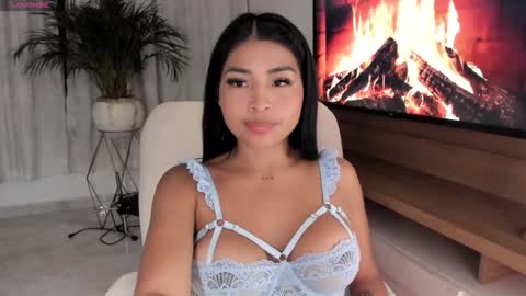 Snapshot of pocahontas_cute chatting on January 27, 1:26 am Nicole online show from January 27, 1:26 am