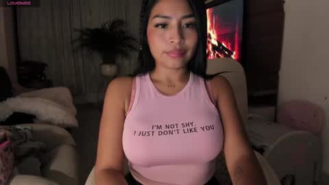 Snapshot of pocahontas_cute chatting on March 9, 8:18 am Nicole online show from March 9, 8:18 am