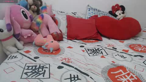Snapshot of pocahontas_princess__ chatting on June 17, 3:02 pm Pocahontas online show from June 17, 3:02 pm