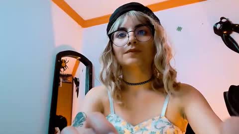 Snapshot of poeeticaa_ chatting on February 5, 5:06 pm IG ipoetica online show from February 5, 5:06 pm