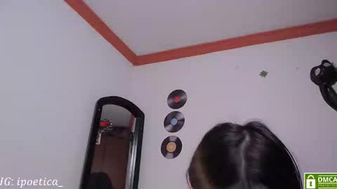 Snapshot of poeeticaa_ chatting on February 20, 3:34 pm IG ipoetica online show from February 20, 3:34 pm