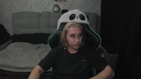 Snapshot of pohyi_ chatting on March 14, 2:44 pm pohyi_ online show from March 14, 2:44 pm