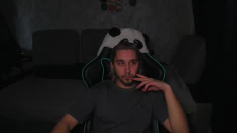 Snapshot of pohyi_ chatting on March 31, 2:13 am pohyi_ online show from March 31, 2:13 am