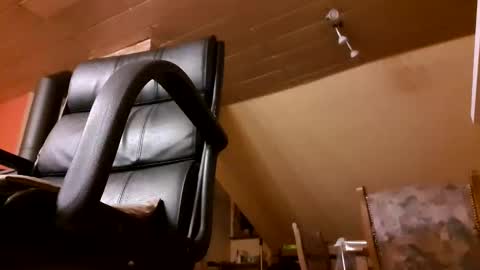 Snapshot of pointman72 chatting on October 19, 8:31 pm pointman72 online show from October 19, 8:31 pm