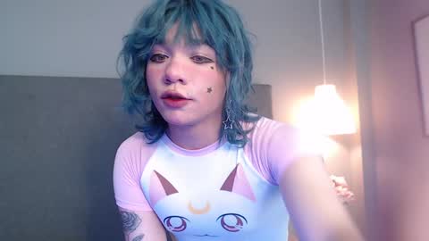  Luna  online show from January 7, 7:59 pm