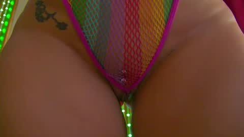 poison_milf_ online show from June 29, 3:57 am