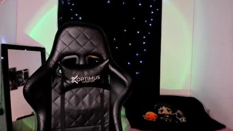 Willow                      Hours 12pm to 630pm Colombian time FRIDAY AND SUNDAY FREE DAYS online show from February 26, 9:48 pm