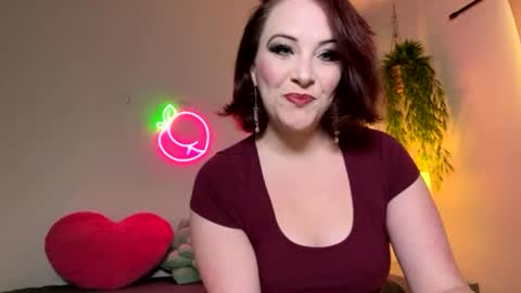 Snapshot of poisonedpeach chatting on June 4, 1:11 am Jenna online show from June 4, 1:11 am