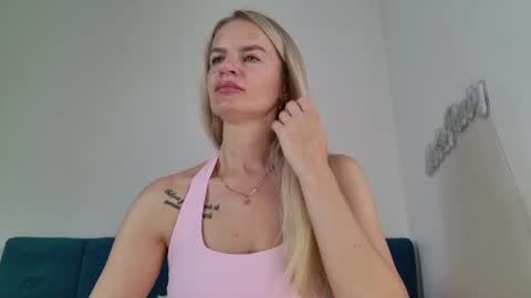 Snapshot of pokemon7ik chatting on July 22, 12:30 pm Karolina online show from July 22, 12:30 pm