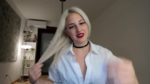 Snapshot of pole_dance_queen chatting on November 3, 1:12 pm Kira online show from November 3, 1:12 pm