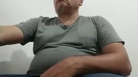 Snapshot of poli475 chatting on December 3, 11:01 am poli online show from December 3, 11:01 am