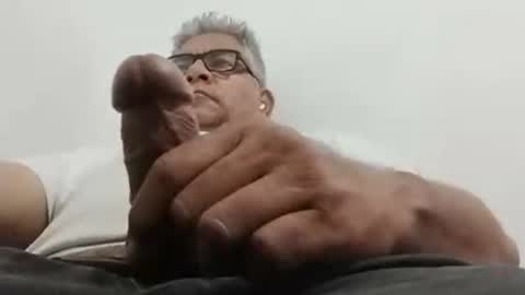 Snapshot of poli475 chatting on December 8, 3:35 pm poli online show from December 8, 3:35 pm