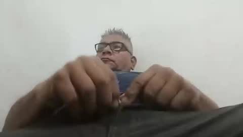 Snapshot of poli475 chatting on December 24, 8:27 pm poli online show from December 24, 8:27 pm