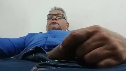 Snapshot of poli475 chatting on December 27, 12:39 am poli online show from December 27, 12:39 am