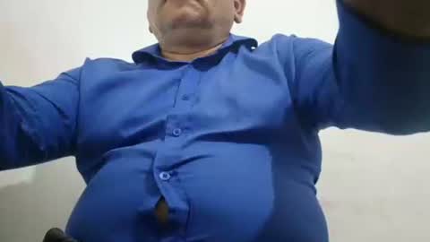 Snapshot of poli475 chatting on February 4, 3:00 am poli online show from February 4, 3:00 am