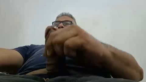 Snapshot of poli475 chatting on February 5, 4:37 am poli online show from February 5, 4:37 am