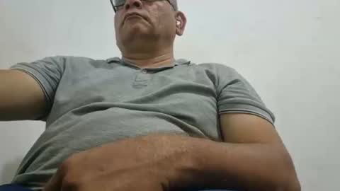 Snapshot of poli475 chatting on February 7, 6:45 am poli online show from February 7, 6:45 am