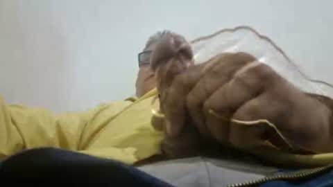 Snapshot of poli475 chatting on February 12, 12:33 pm poli online show from February 12, 12:33 pm