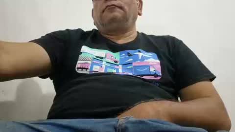 Snapshot of poli475 chatting on October 24, 1:24 am poli online show from October 24, 1:24 am