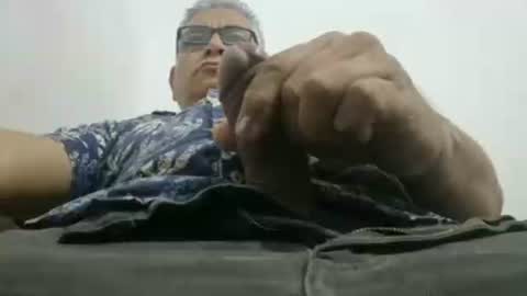 Snapshot of poli475 chatting on October 26, 11:42 pm poli online show from October 26, 11:42 pm